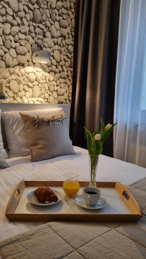 Two Garden Apartment, Apartament Z Dwoma Tarasami I Ogrodkami ポラニツァ・ズドゥルイ エクステリア 写真