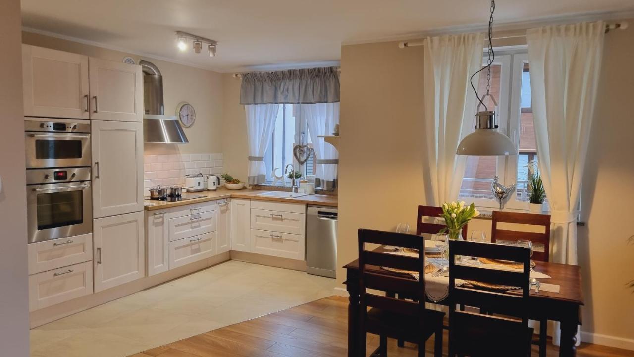 Two Garden Apartment, Apartament Z Dwoma Tarasami I Ogrodkami ポラニツァ・ズドゥルイ エクステリア 写真