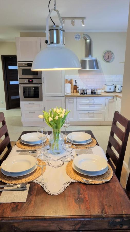 Two Garden Apartment, Apartament Z Dwoma Tarasami I Ogrodkami ポラニツァ・ズドゥルイ エクステリア 写真