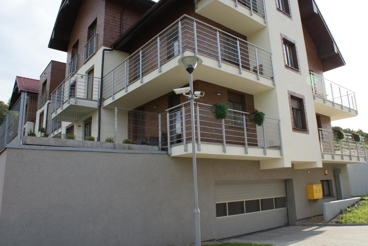 Two Garden Apartment, Apartament Z Dwoma Tarasami I Ogrodkami ポラニツァ・ズドゥルイ エクステリア 写真