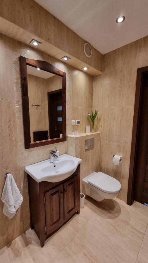Two Garden Apartment, Apartament Z Dwoma Tarasami I Ogrodkami ポラニツァ・ズドゥルイ エクステリア 写真